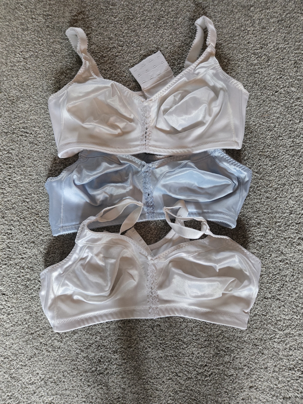 Lot of 3 Bali Double Support Wirefree Bras 3 Total Size 42C White Light Blue